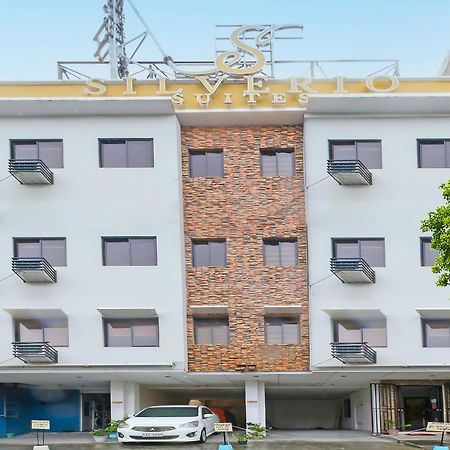 מנילה Oyo 896 Silverio Suites מראה חיצוני תמונה