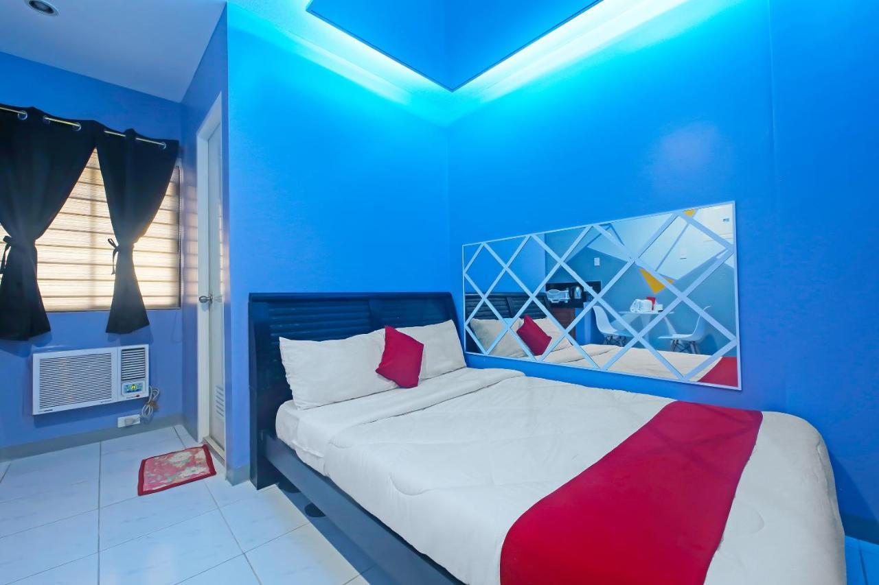 מנילה Oyo 896 Silverio Suites מראה חיצוני תמונה