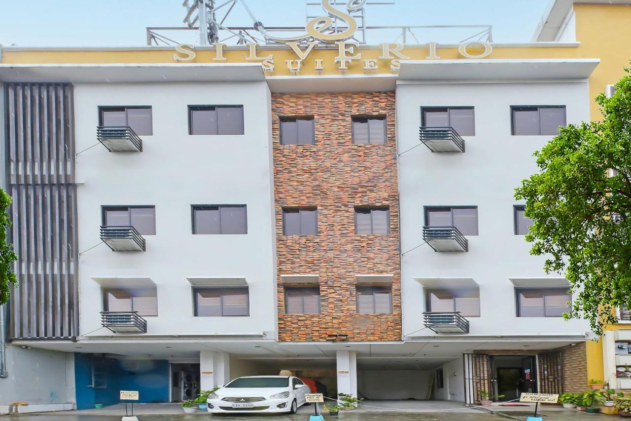 מנילה Oyo 896 Silverio Suites מראה חיצוני תמונה