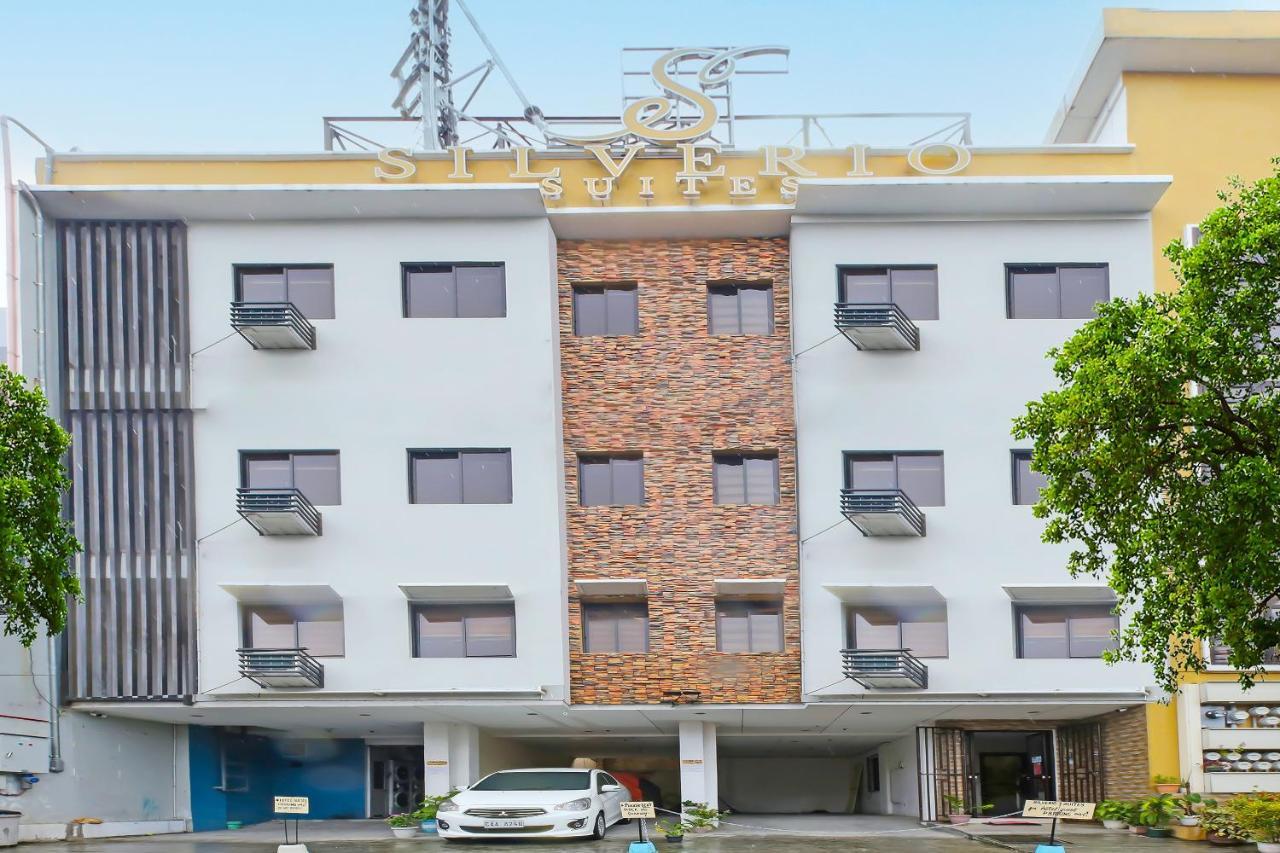 מנילה Oyo 896 Silverio Suites מראה חיצוני תמונה