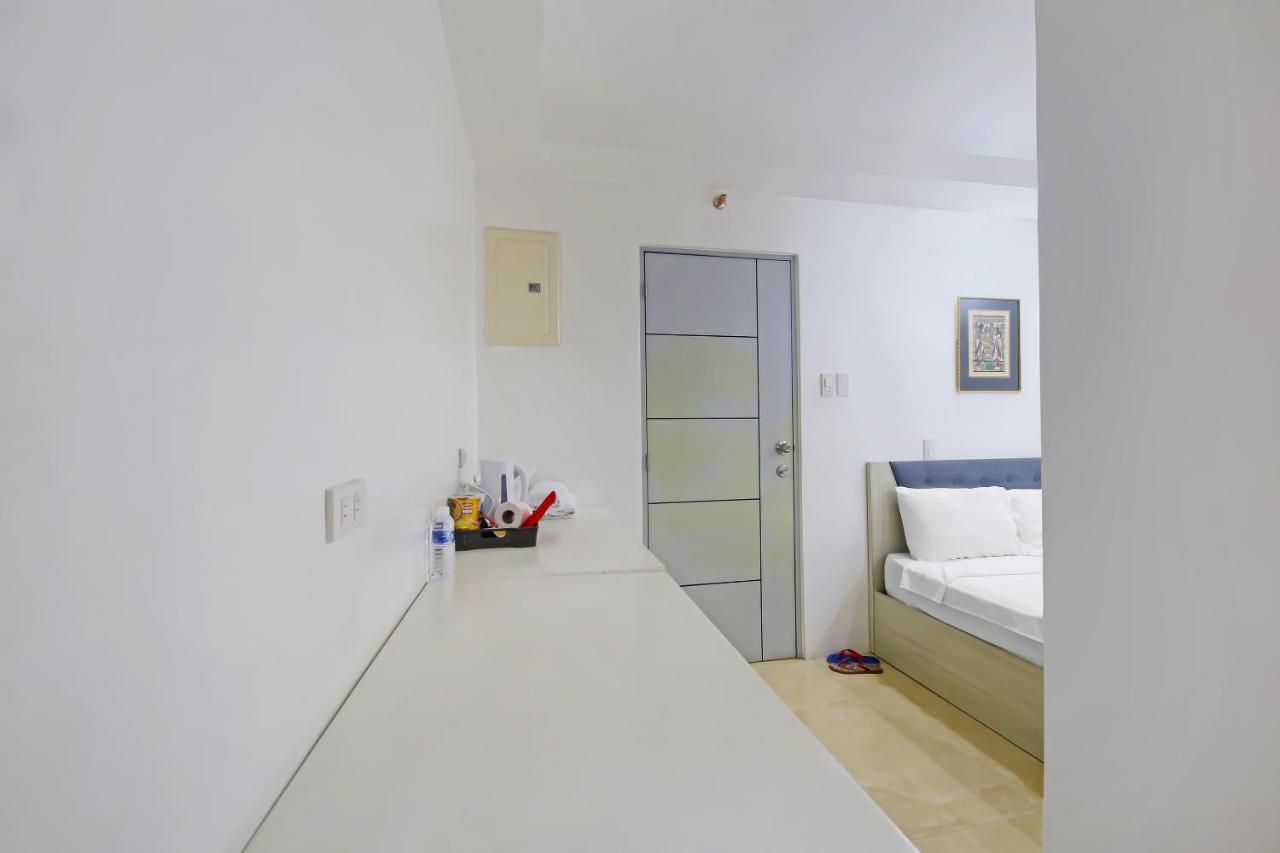 מנילה Oyo 896 Silverio Suites מראה חיצוני תמונה