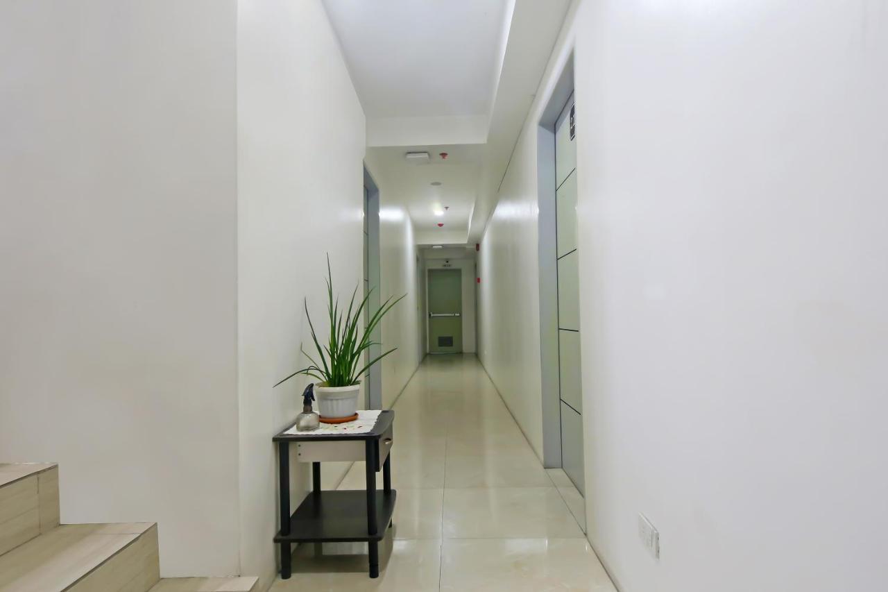 מנילה Oyo 896 Silverio Suites מראה חיצוני תמונה